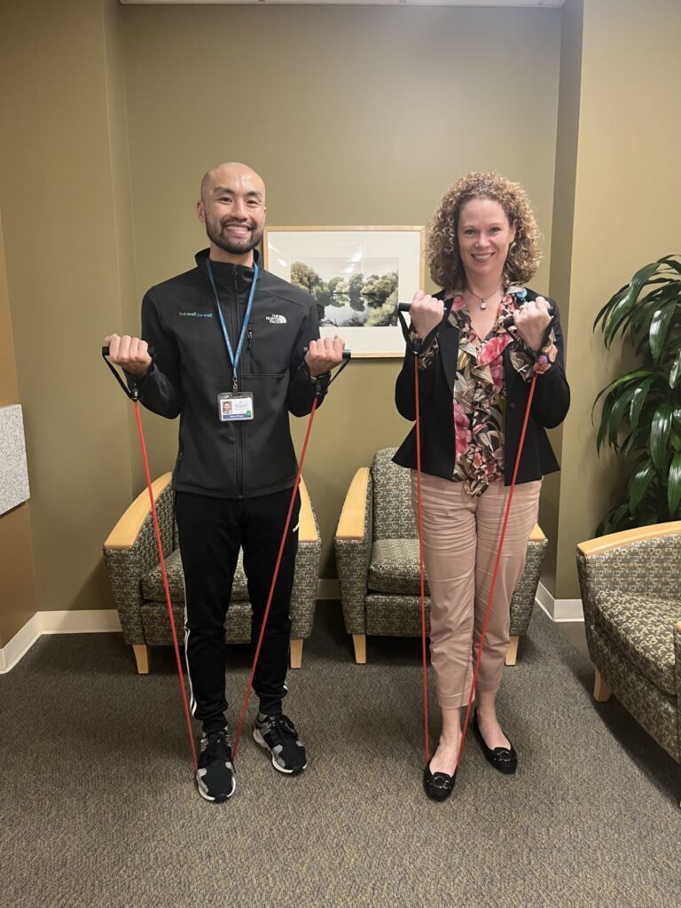 Resistance band bicep curl2